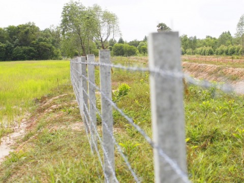 รับเหมางานติดตั้งรั้วคอนกรีตราคาถูก